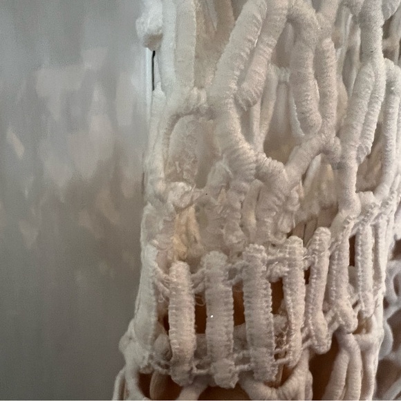 White Soleblu dress with tan lining. Size small.  Zipper on back. - Picture 9 of 12